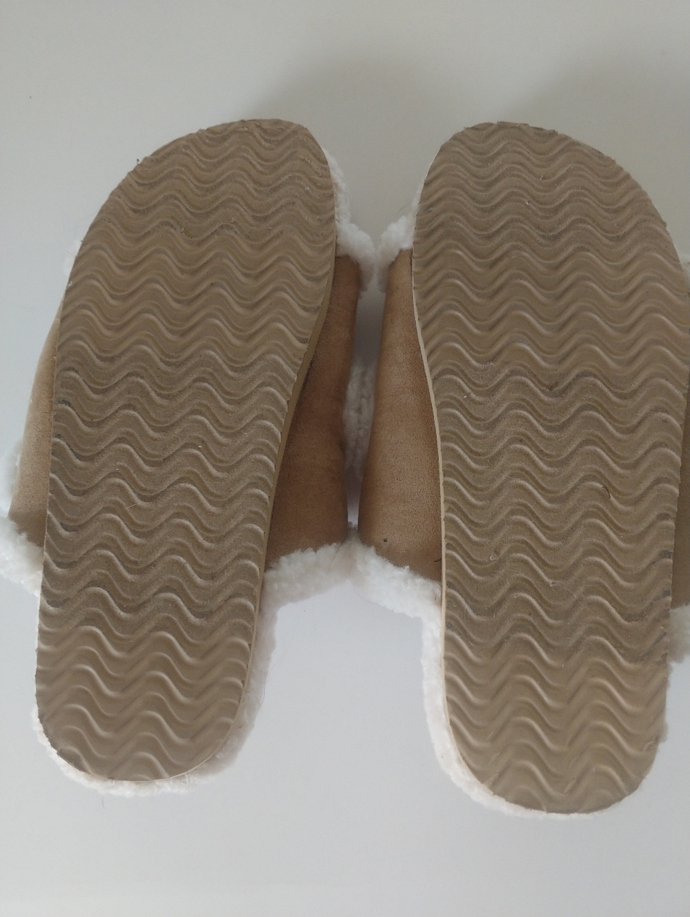 No Boundaries Shearling-Trim Buckle Slide Sandals in Tan and Cream Size 7-8 - Picture 3 of 6